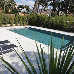  Holiday home - Maison Les Calanques - Piscine Chauffee France